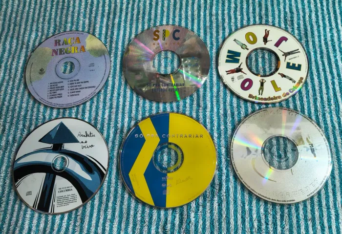 Lote cds antigos de pagode anos 90