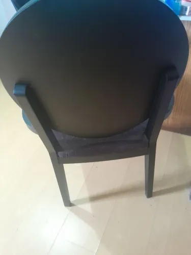 Vendo 4 cadeiras em veludo preto