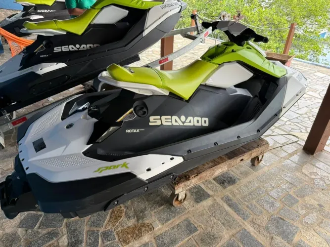 JET SKI SEA-DOO SPARK 2024 - IMPECÁVEL!
