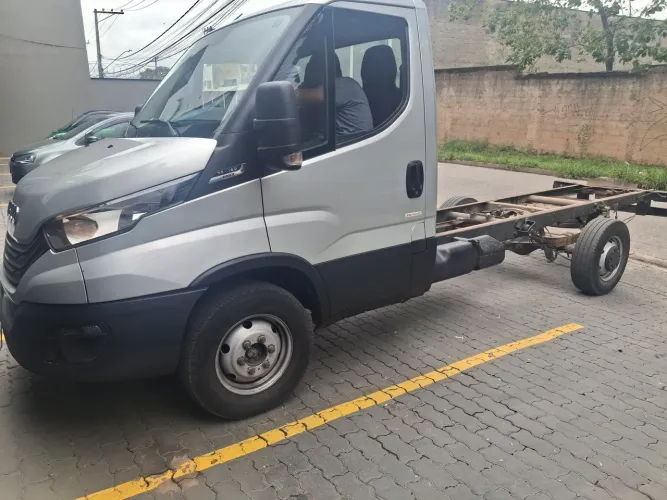 Iveco Daily Chassi 35-150 Curto 3.0 (die.)(e5) 2022