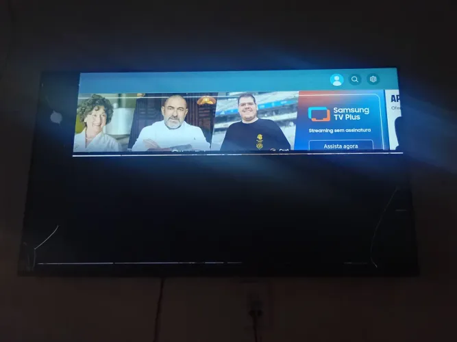 Tv samsung un50au7700g para retirada de peças está apenas com o display quebrado