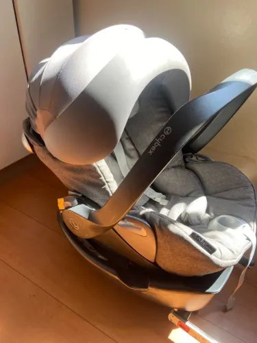 Bebê Conforto Cybex Platinum  Cloud Q + base isofix com barra estabilizadora