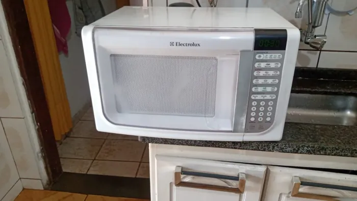 Microondas Eletrolux 30 litros