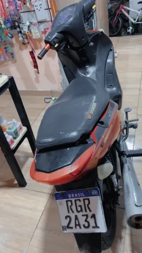 Vendo moto jet valor 4.000