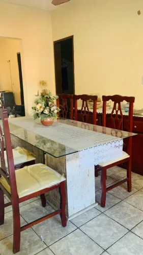 Mesa de jantar de mármore + 6 Cadeiras - VINTAGE E PRESERVADA
