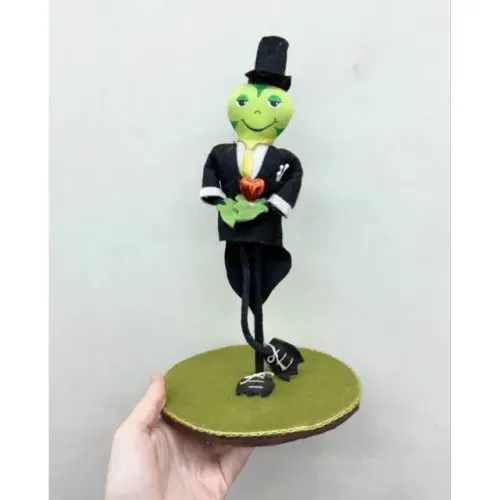 Enfeite de Feltro Sapo com Terno