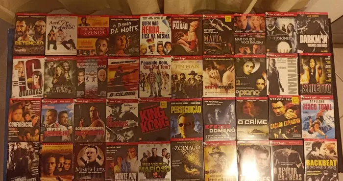 Vendo DVD lacrados . Aceito Cartão de crédito col acréscimo.Oportunidade Única