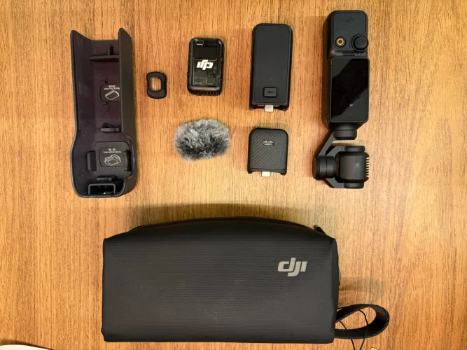 Câmera Dji Osmo Pocket 3 Creator Combo Dji209 Cor Black
