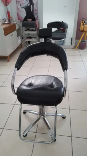 Cadeira de cabeleireiro e lavatorio 