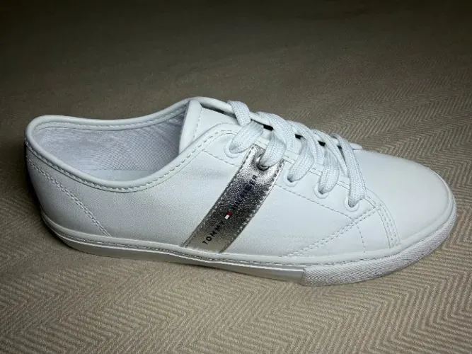 Tênis Tommy Hilfiger Feminino Branco e Prata - NOVO (Nunca Usado) Tam 36