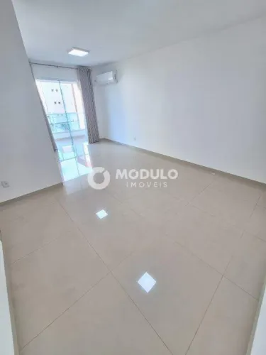 Apartamento disponível para locação no bairro Santa Mônica.