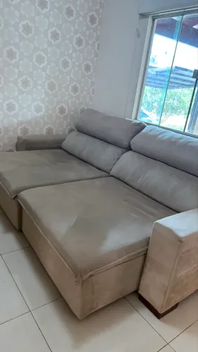 Sofá retrátil bege 2,60m