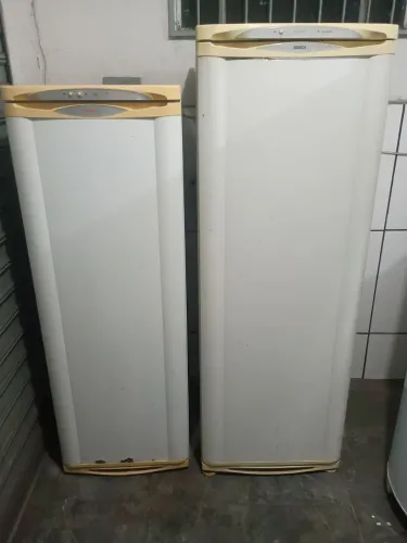 Conjunto Freezer vertical e Geladeira Bosch