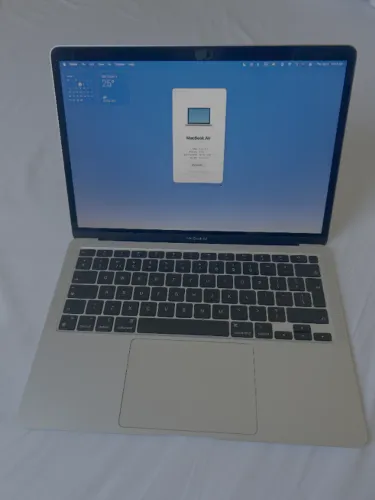 MacBook Air Prata 2022 - M1 13'' 8GB 256GB - Ótimo estado