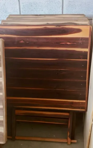 VENDO CONJUNTO DE MESAS E CADEIRAS DE MADEIRA!