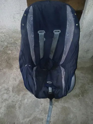 Cadeirinha para transporte de criança de até 4 anos no carro