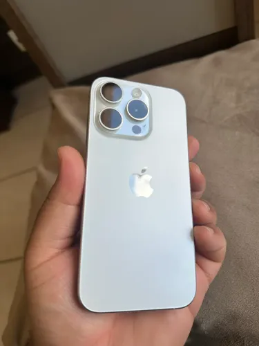 iPhone 15 pro 128g branco