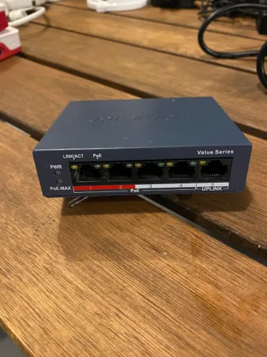 Switch 4 Portas PoE Hikvision