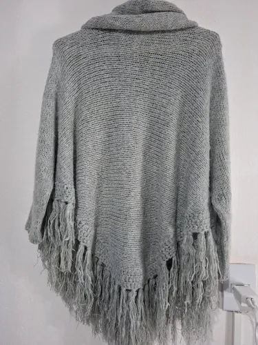 Poncho com punho Excelente para dias frios