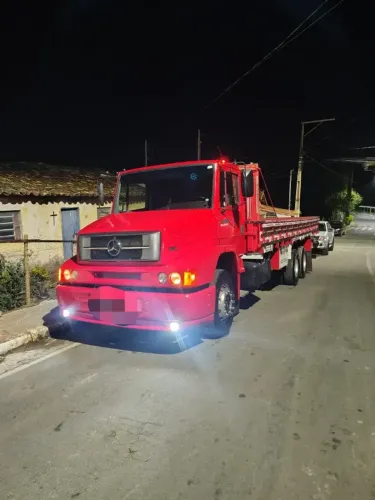 Caminhão Mercedes Benz 1620 2011 Truck Carroceria Fino