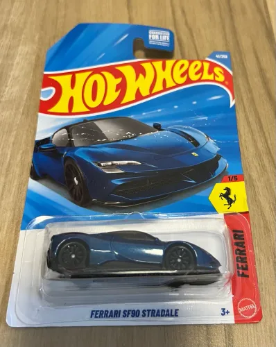 Hot Wheels Ferrari SF90 azul