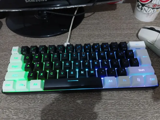 Teclado RGB 61 teclas