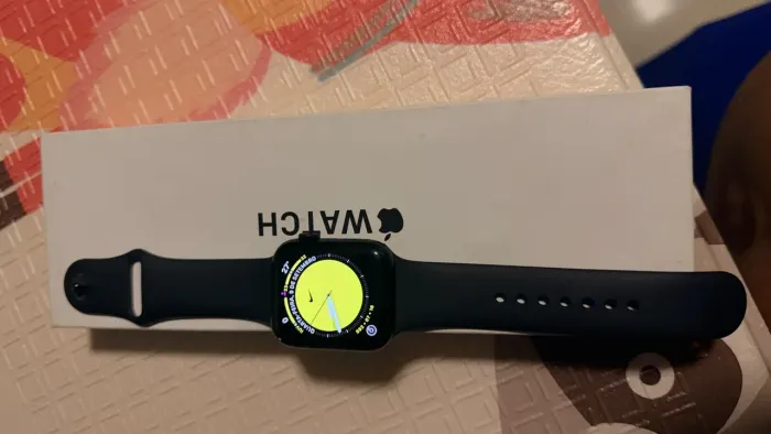 Apple Watch SE02 ainda na garantia Apple bateria 95% sem marcas de uso