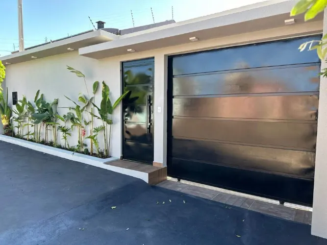 | Casa | Conjunto Semiramis Barros Braga | para aluguel | 3 quartos | 4 vagas | Londrina