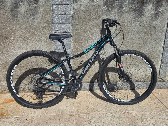 Vendo Bicicleta Venzo Aro 29 SEMINOVA. Pneus ok, freio a disco. 1.600,00. Só andar.