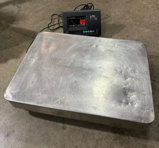 Balança 300kg weightec com bateria seme nova