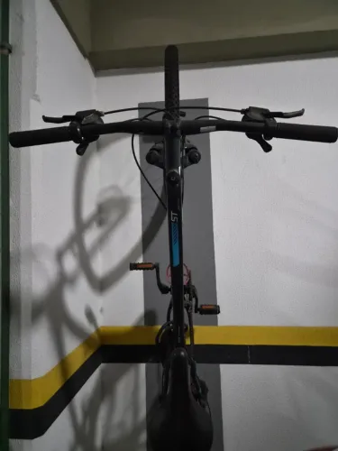 Bicicleta Rockrider Aro 29 - Shimano - Freio a disco - Suspensão 100mm