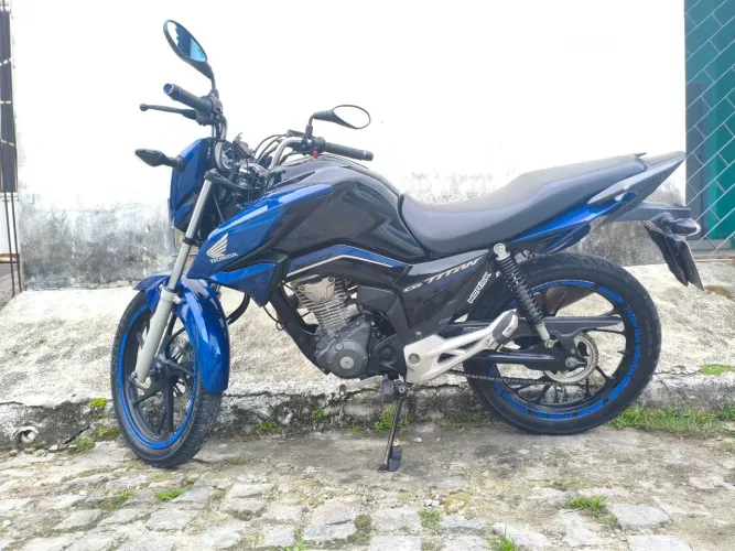 Vendo Titan 160 conservada