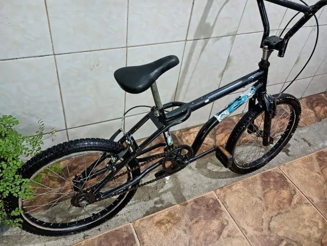 Bicicleta aro 20 BMX
