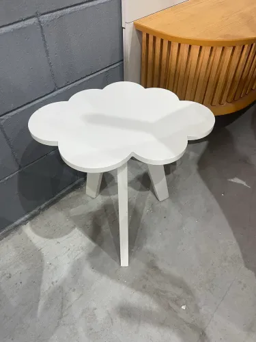 Mesa Nuvem De Canto Para Quarto Infantil ÚLTIMA PEÇA