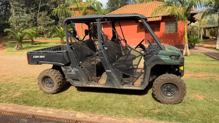 CAN-AM DEFENDER CABINE DUPLA 2024 | APENAS 5.000 KM