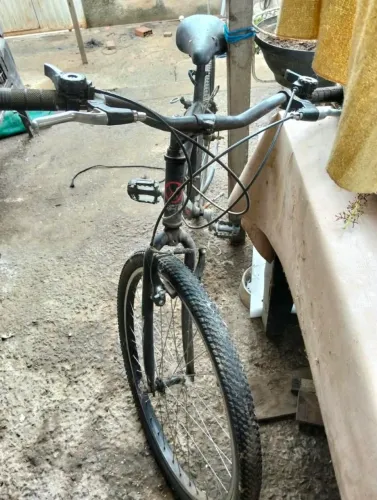 Vendo bicicleta 21 marcha, ótimo estado. $200. 