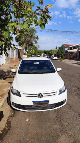 Volkswagen Voyage Comf/highli. 1.6 MI T.flex 8V 4P 2013