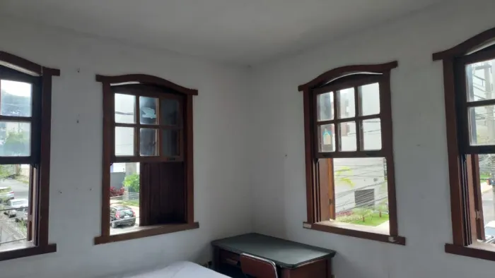 Quarto ótima localização