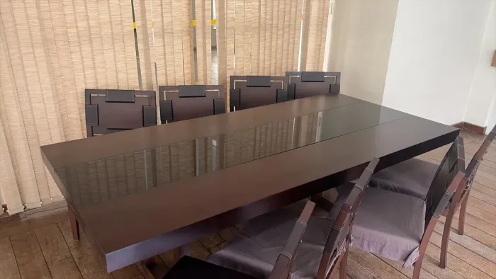 Mesa com 8 cadeiras