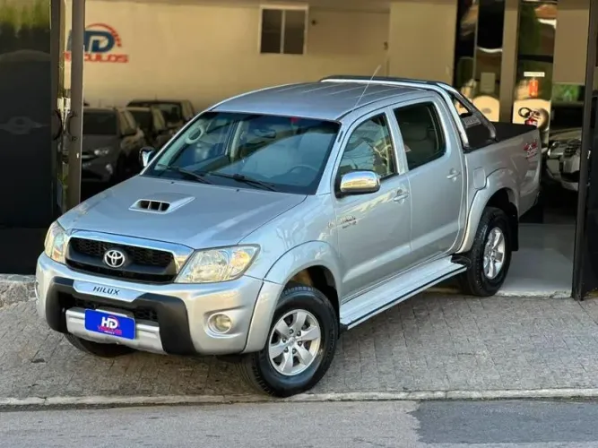Toyota Hilux CD SRV D4-d 4X4 3.0 TDI Diesel AUT 2011