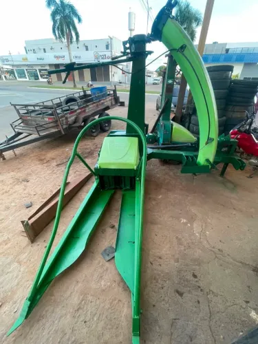Vendo ensiladeira cremasco 950