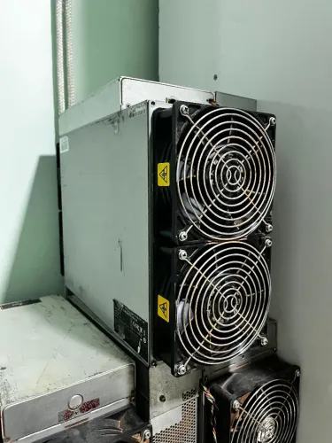 MAQUINAS DE MINERAÇÃO - mod. S19 th95 - BITCOIN - criptomoeda 