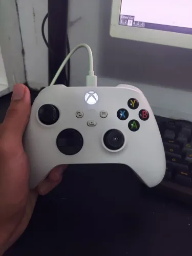 Controle Xbox series X/S com defeito