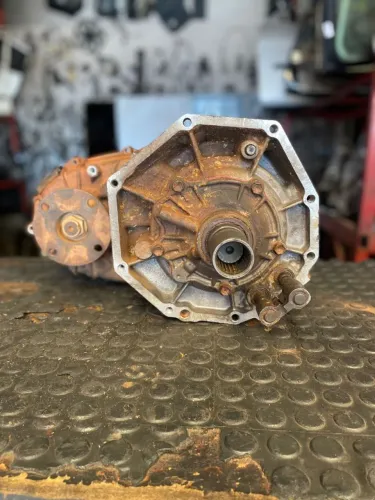 Câmbio da Hilux manual usada