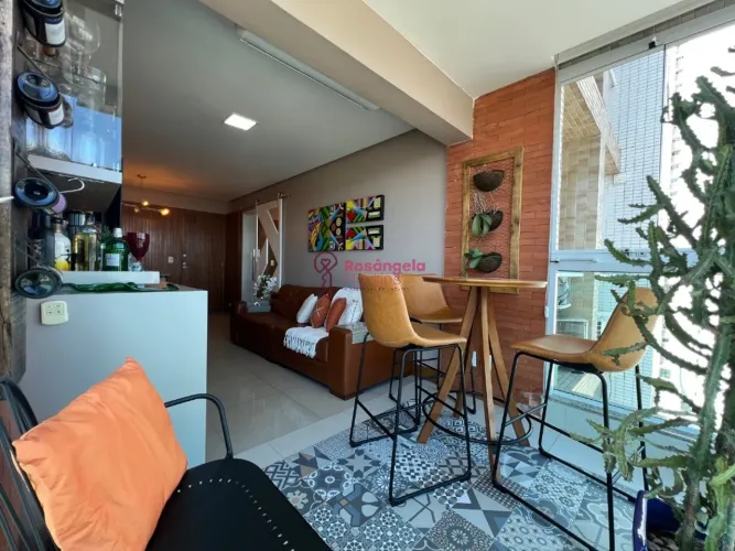 Apartamento à venda em Vila Velha-ES, 3 quartos, 1 suíte, 2 vagas de garagem!