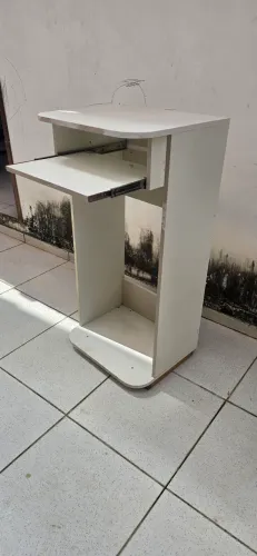 Mesa pra computador de loja