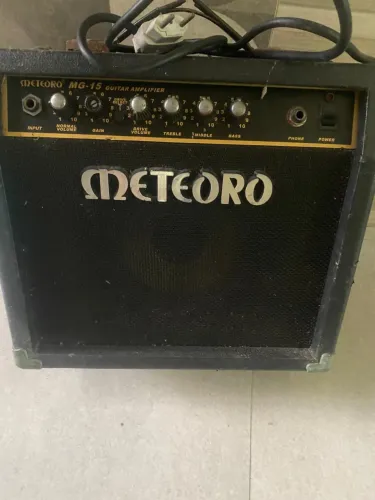 CUBO DE GUITARRA METEORO