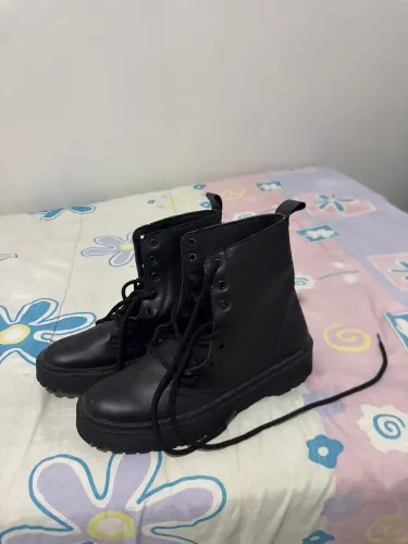 Bota / nunca usada 38/39