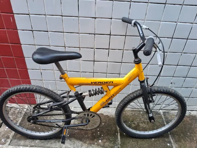 Oportunidade! Bicicleta aro 20 com suspensão no quadro 