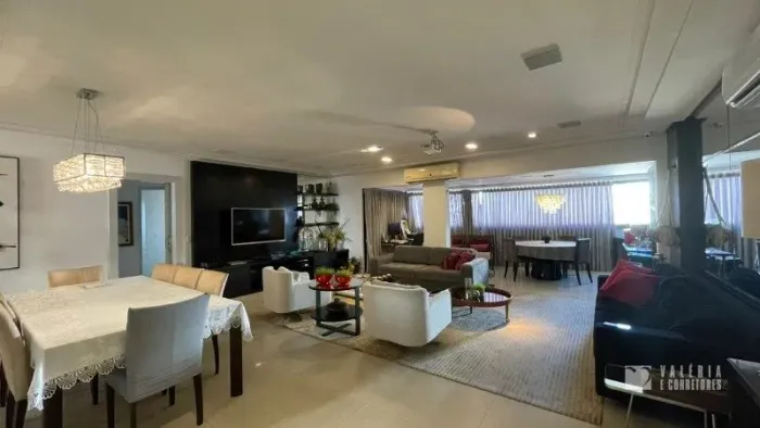 APARTAMENTO COM 220M², 03 SUÍTES, 03 VAGAS!